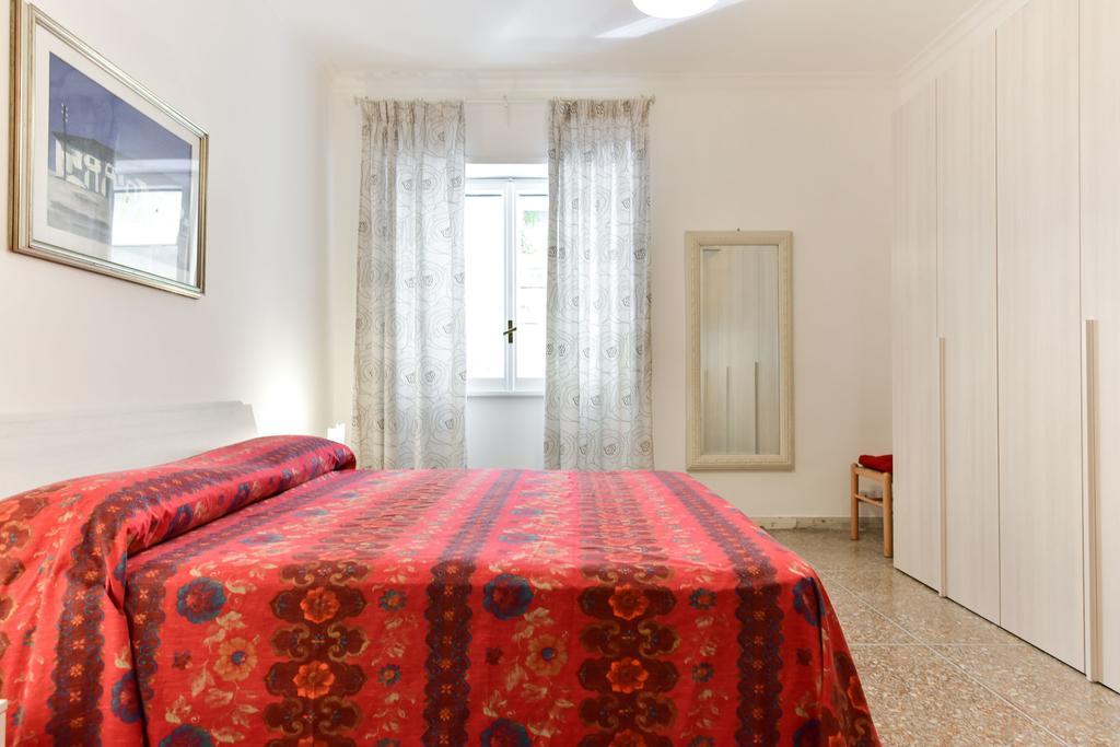 Red & White Vatican Apartment Roma Ngoại thất bức ảnh