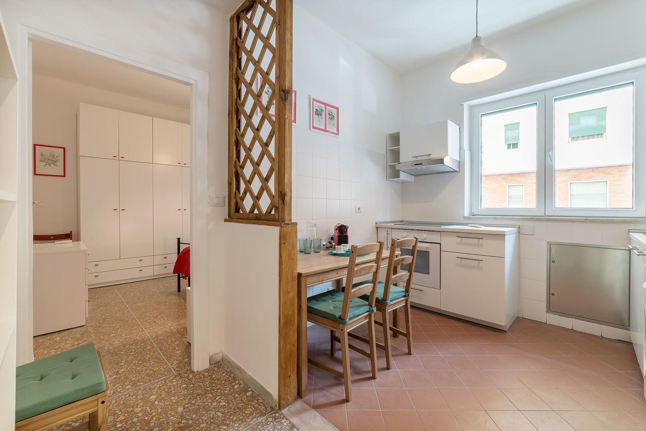 Red & White Vatican Apartment Roma Ngoại thất bức ảnh